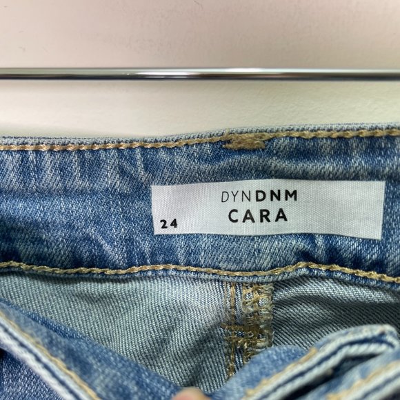 Dynamite Cara Light Wash BF Distressed Jeans 24 - Picture 5 of 8